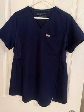 FIGS Women's Navy V-Neck Scrub Top sz medium